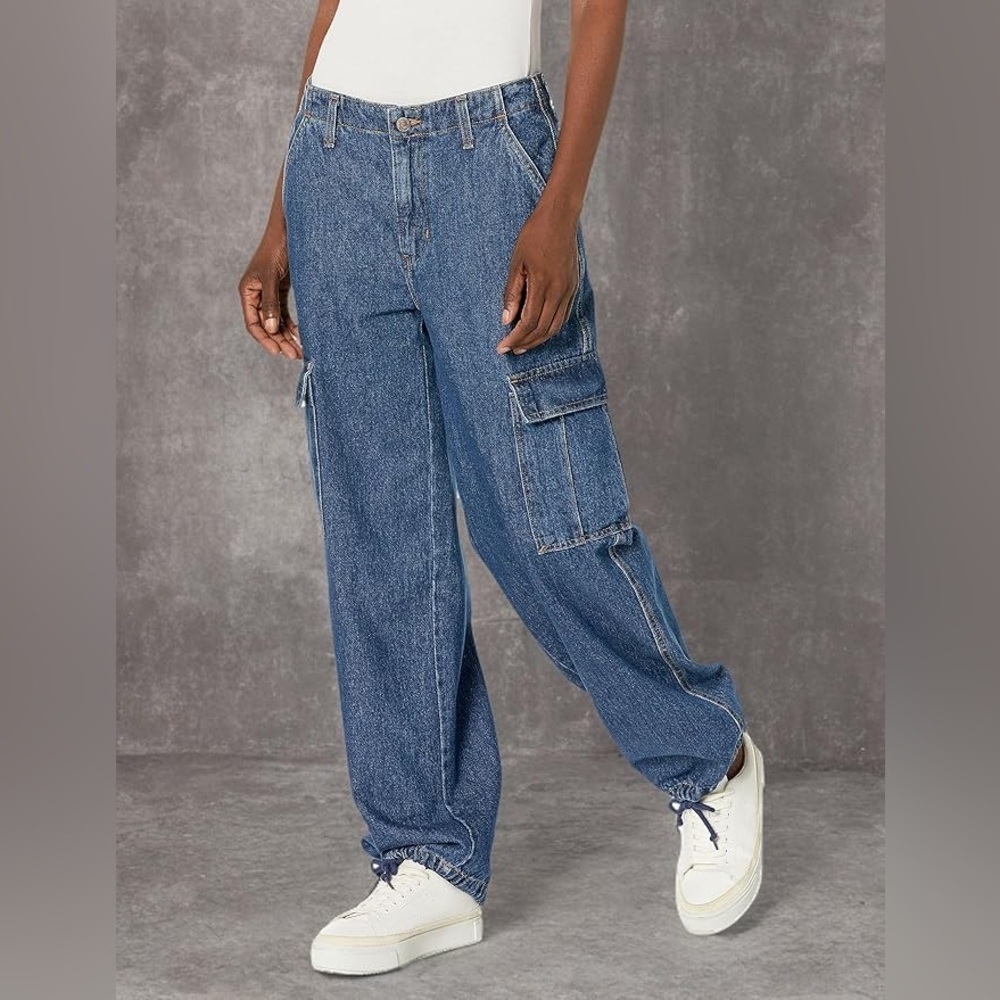 NWT - Levi's Women's '94 Baggy Cargo Jeans - Size 26 X 32 - Picture 3 of 8